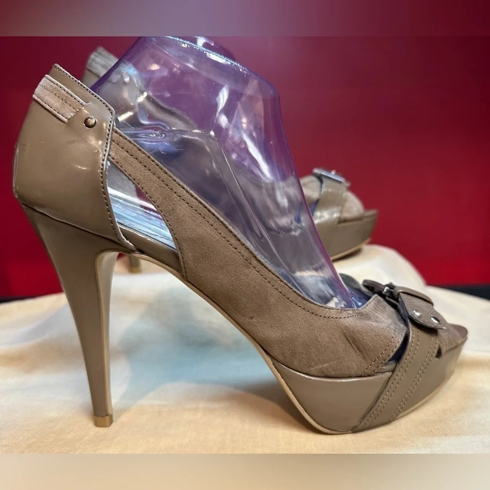 Guess Stiletto 5” Heels 1.25” Platform Taupe Patent & Faux Suede Women’s Sz 9.5M